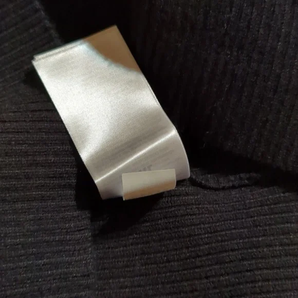 NEW BANANA REPUBLIC V-NECK MIDI SWEATER DRESS - Picture 6 of 6